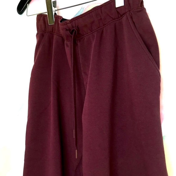 Nike dri-fit high waisted sweatpants - Picture 2 of 10